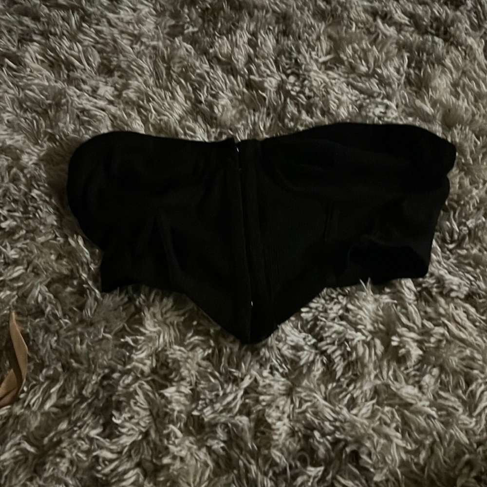 Black crop top